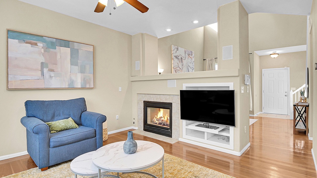 Photo of Livingroom in Dupont