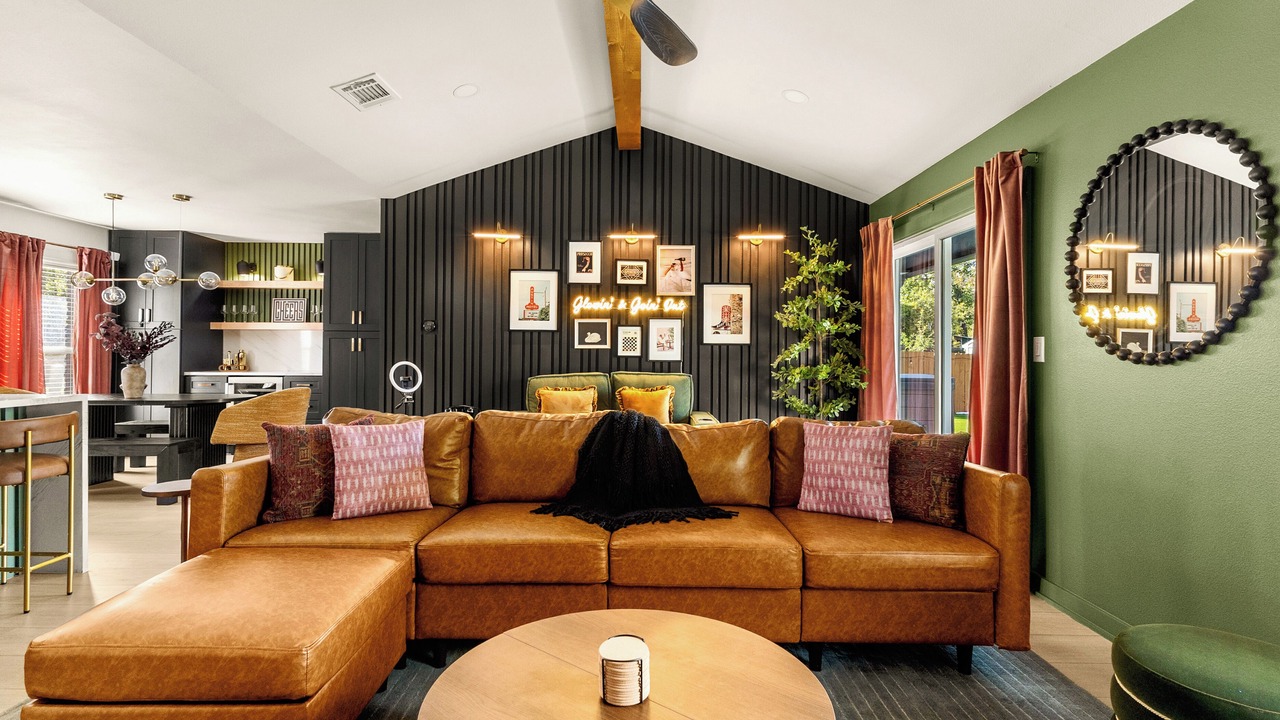 Photo of Livingroom in South Manchaca