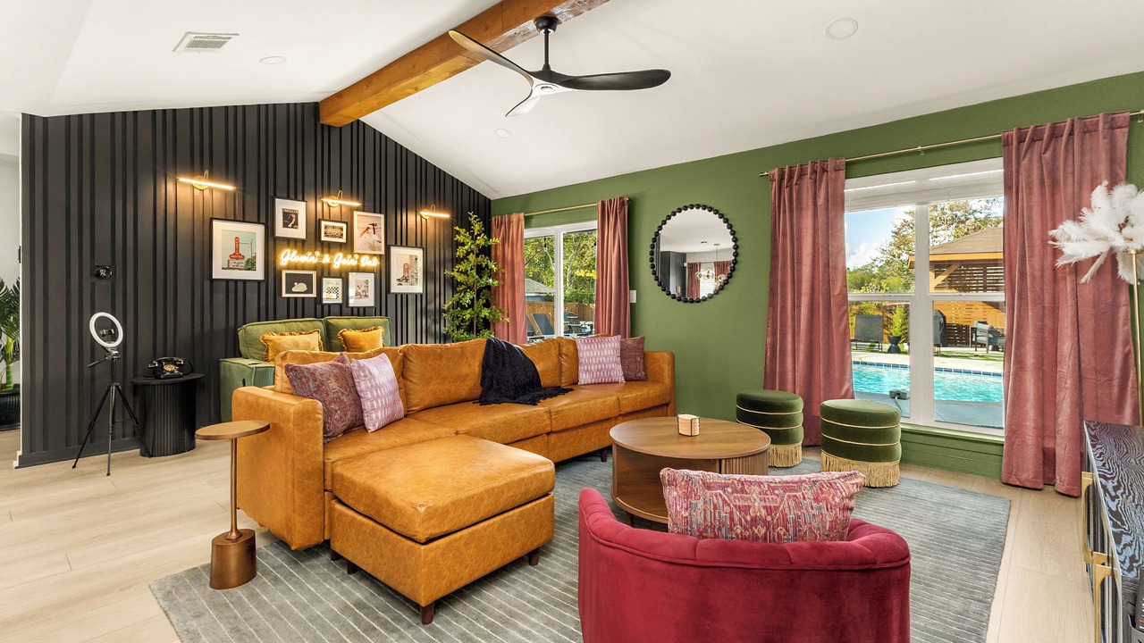 Photo of Livingroom in South Manchaca