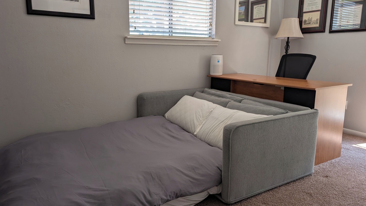 Photo of Bedroom in North Austin Civic Association