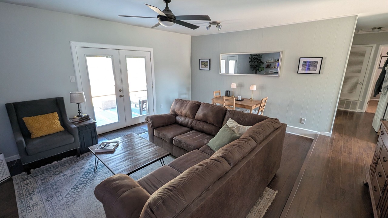 Photo of Livingroom in North Austin Civic Association