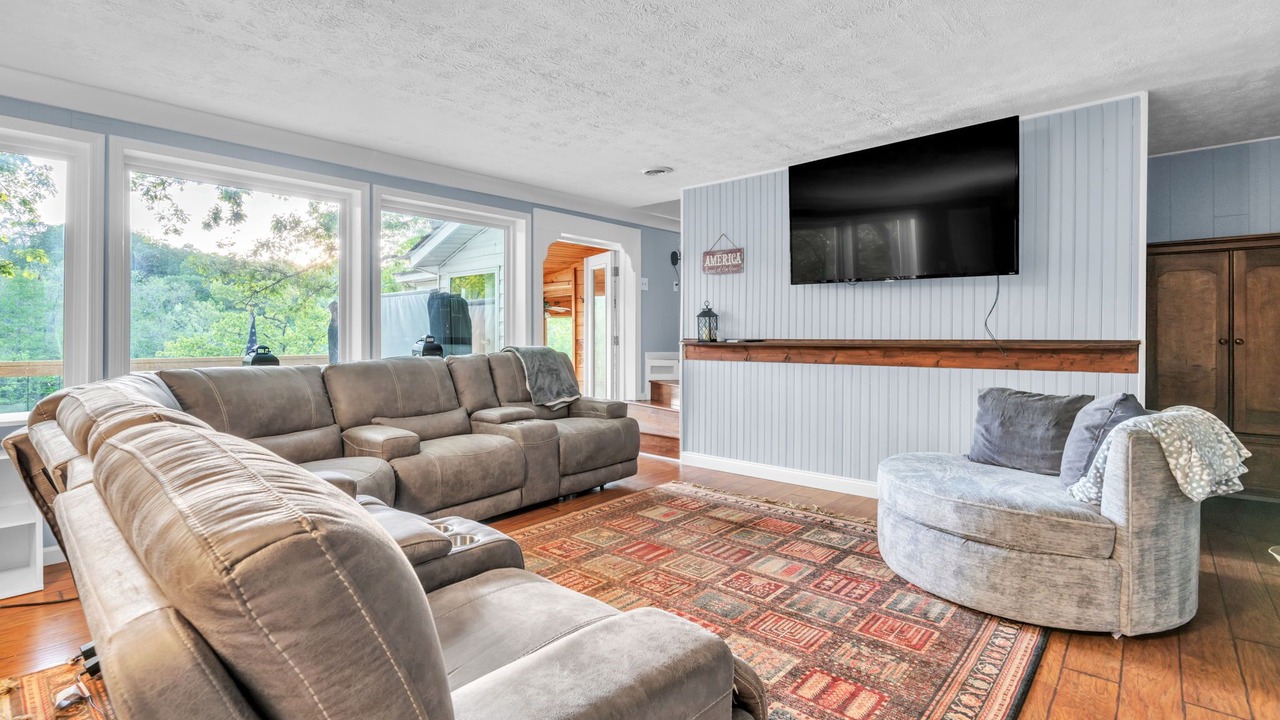 Photo of Livingroom in Rock Harbor