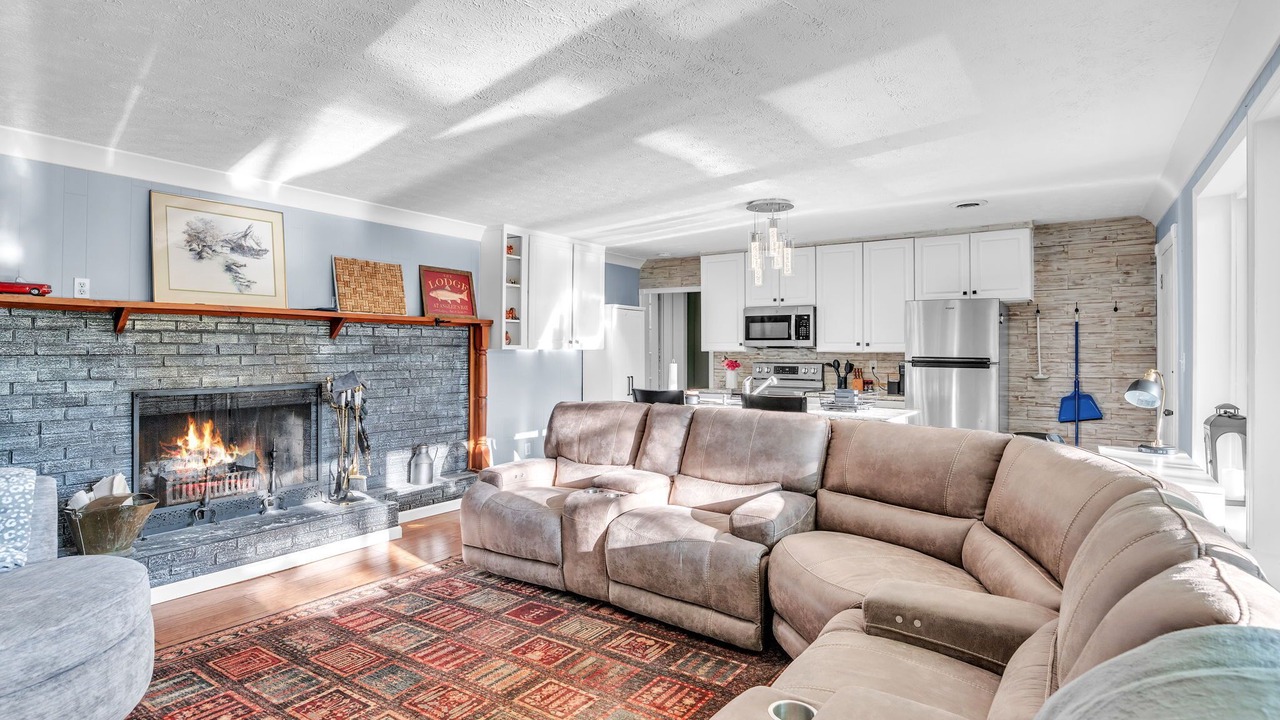 Photo of Livingroom in Rock Harbor
