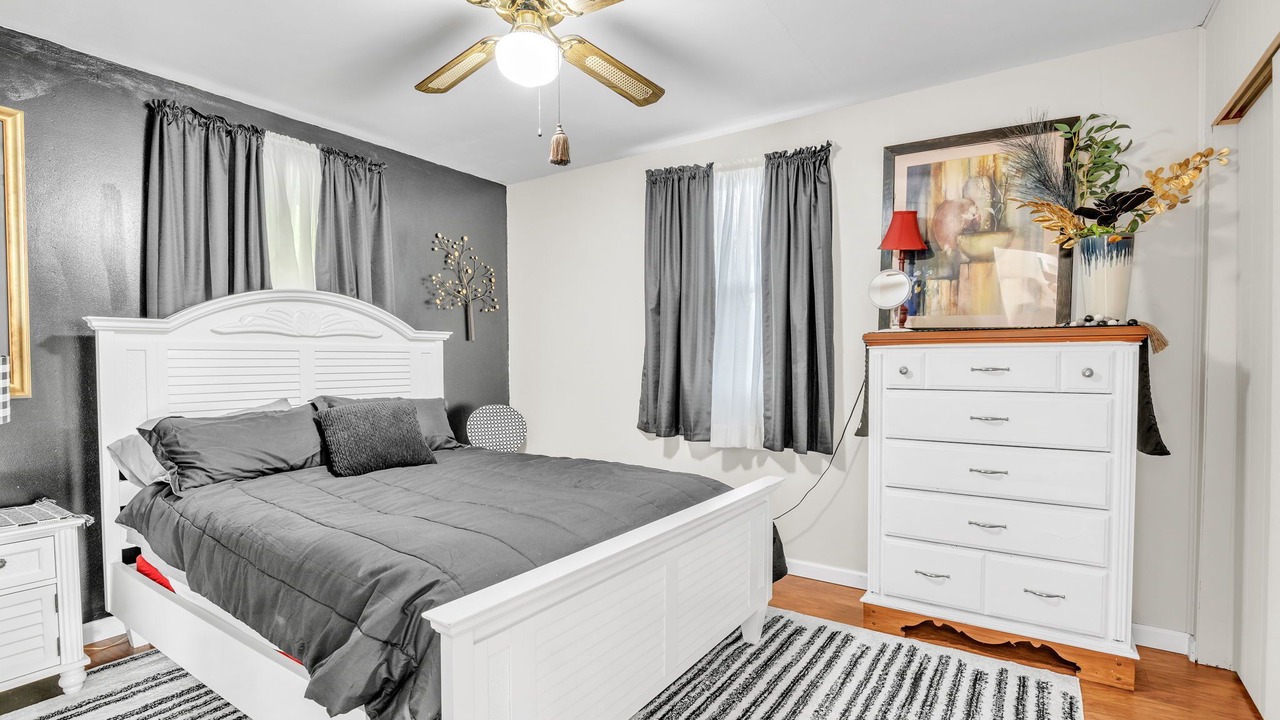 Photo of Bedroom in Rock Harbor