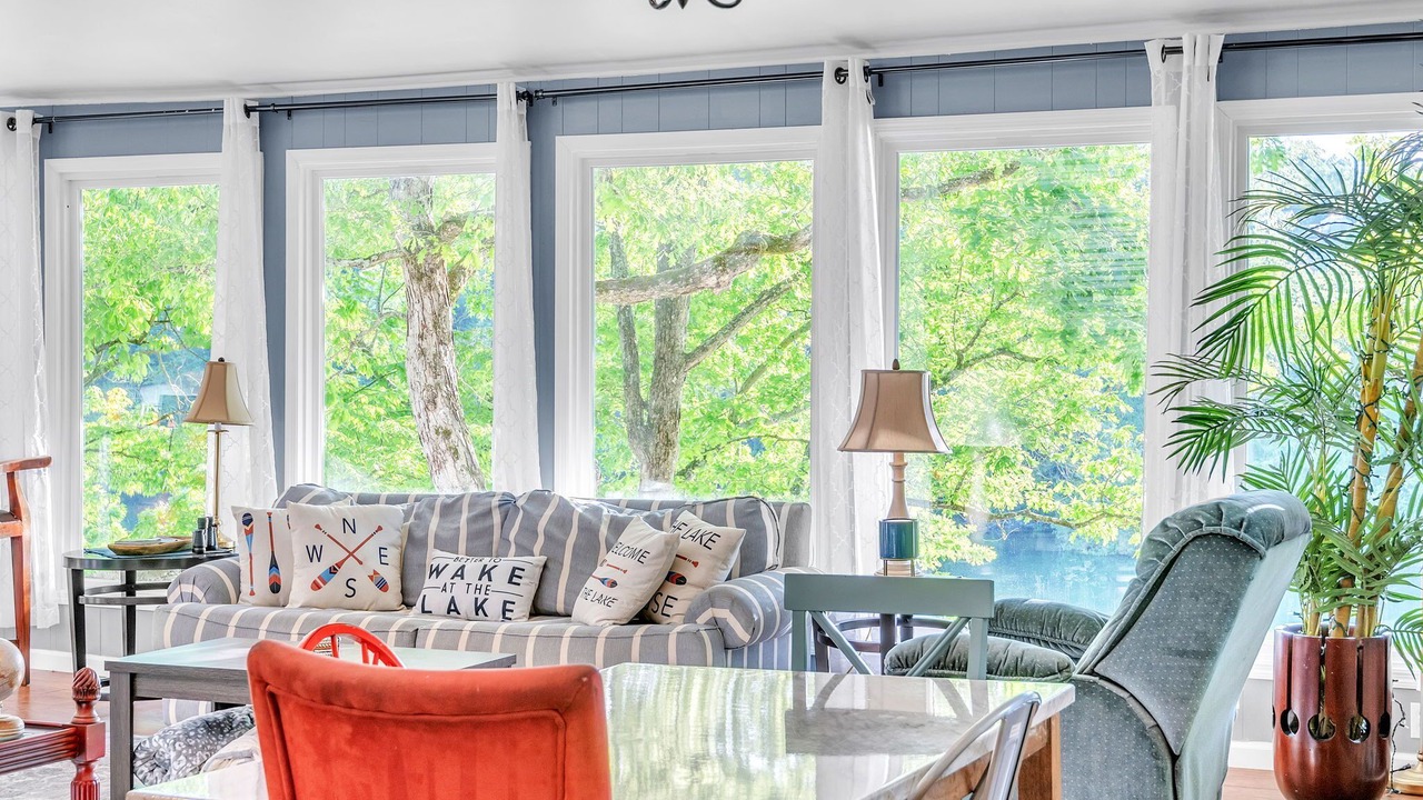 Photo of Livingroom in Rock Harbor