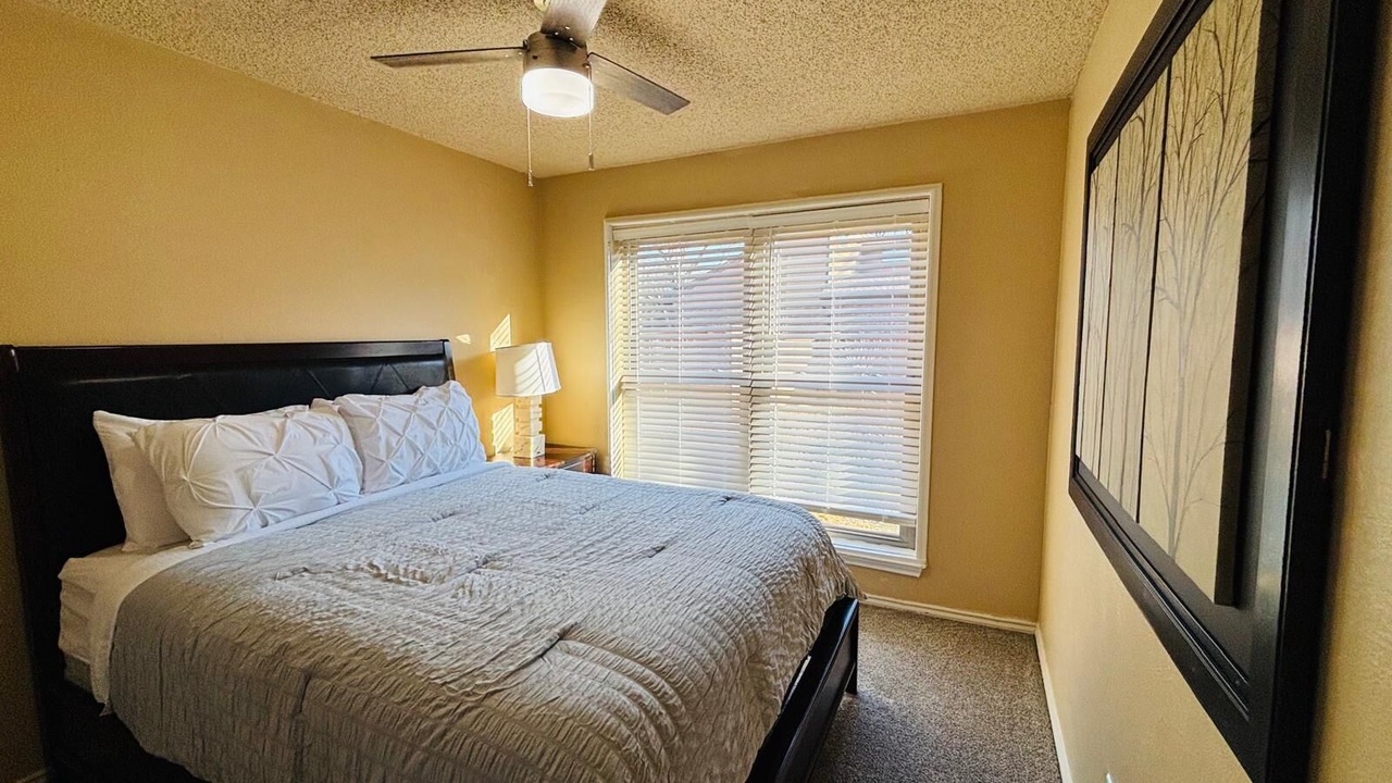 Photo of Bedroom in Farmers Branch