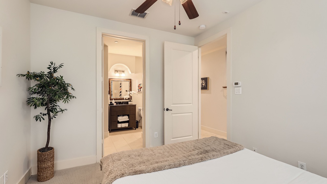 Photo of Bedroom in Oak Lawn