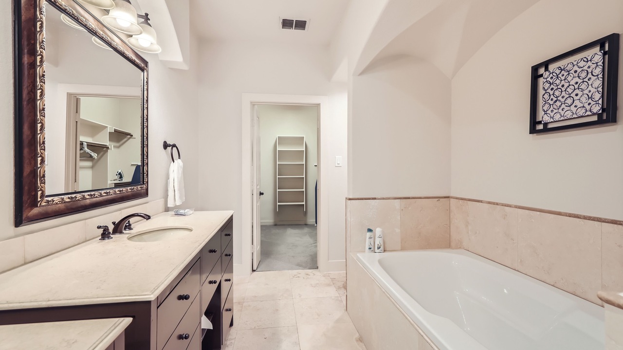 Photo of Bathroom in Oak Lawn