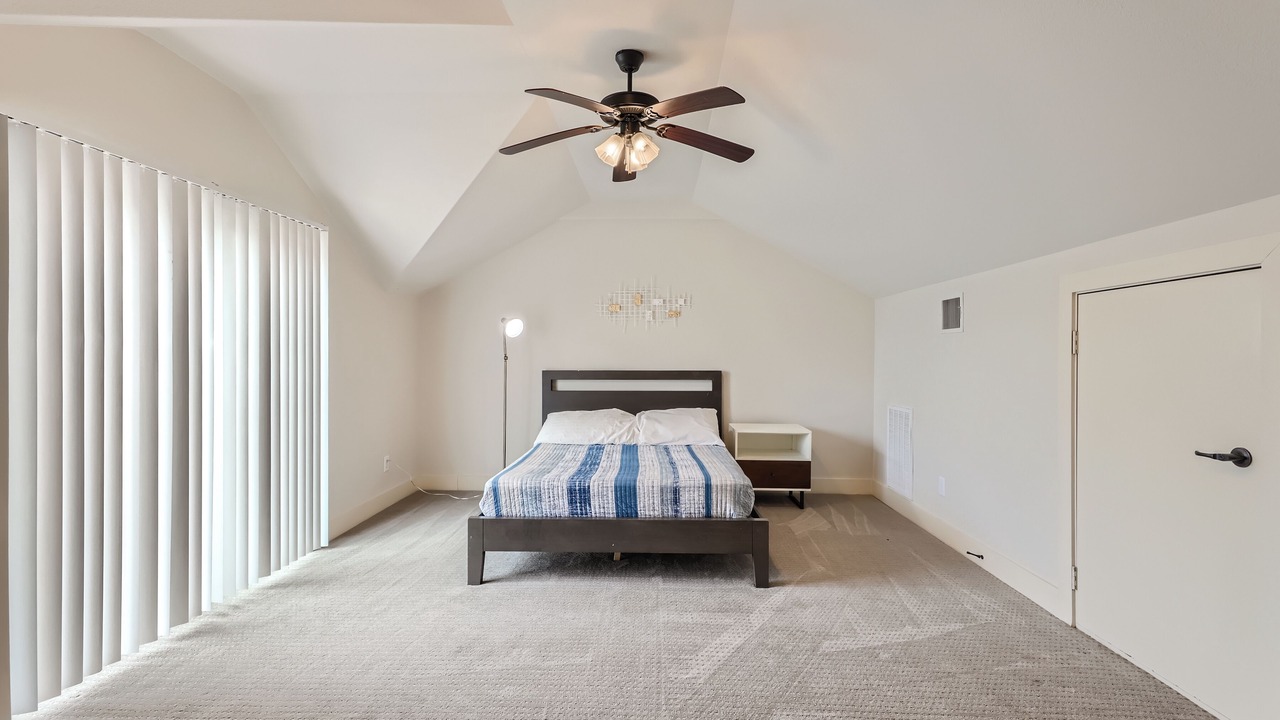Photo of Bedroom in Oak Lawn