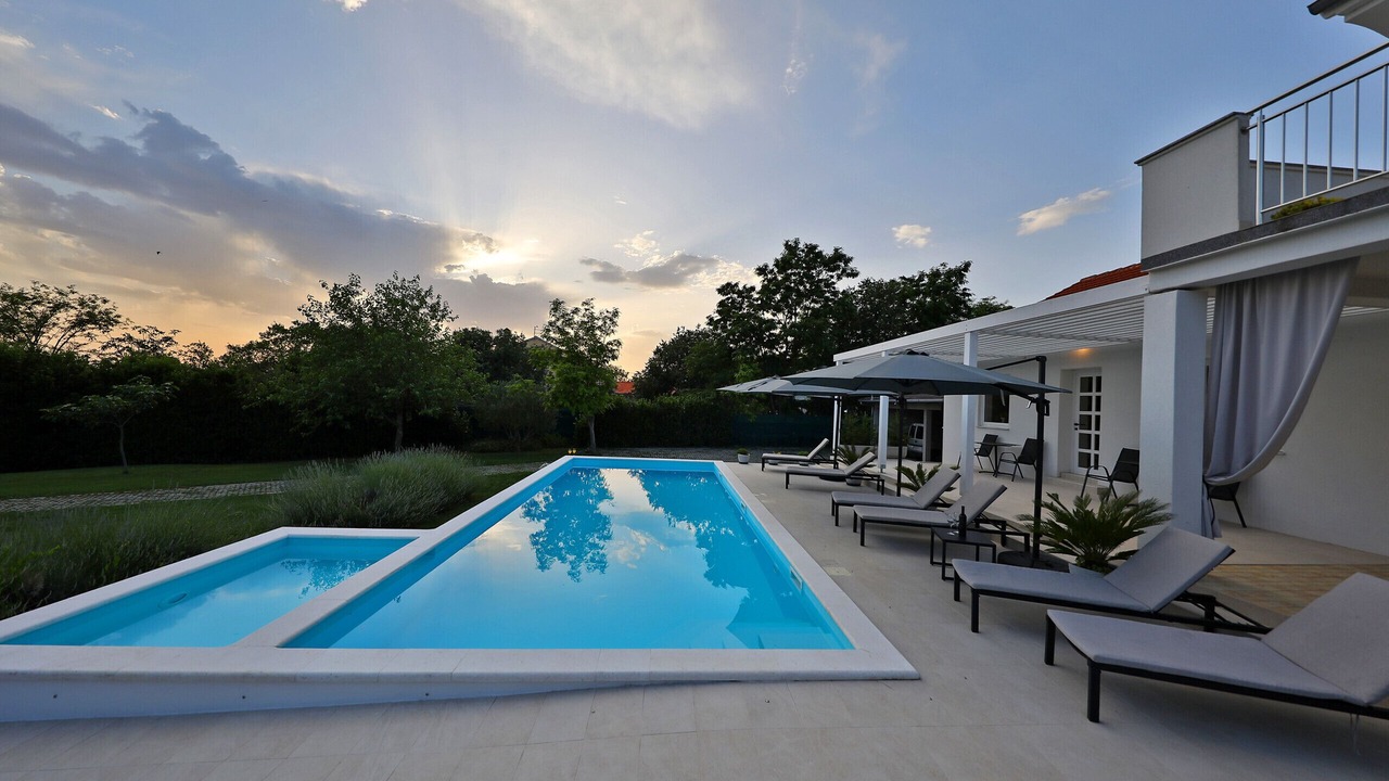 Photo of Outdoor in Tinj