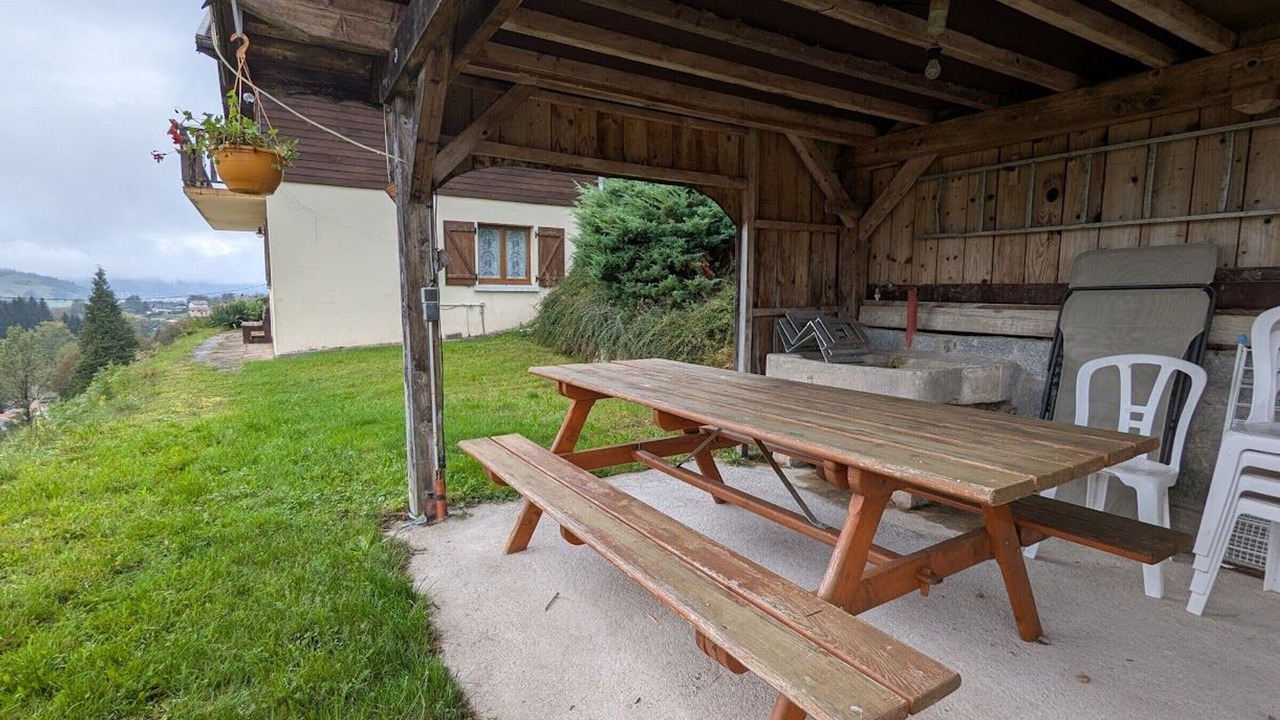 Photo of Outdoor in Le Menil