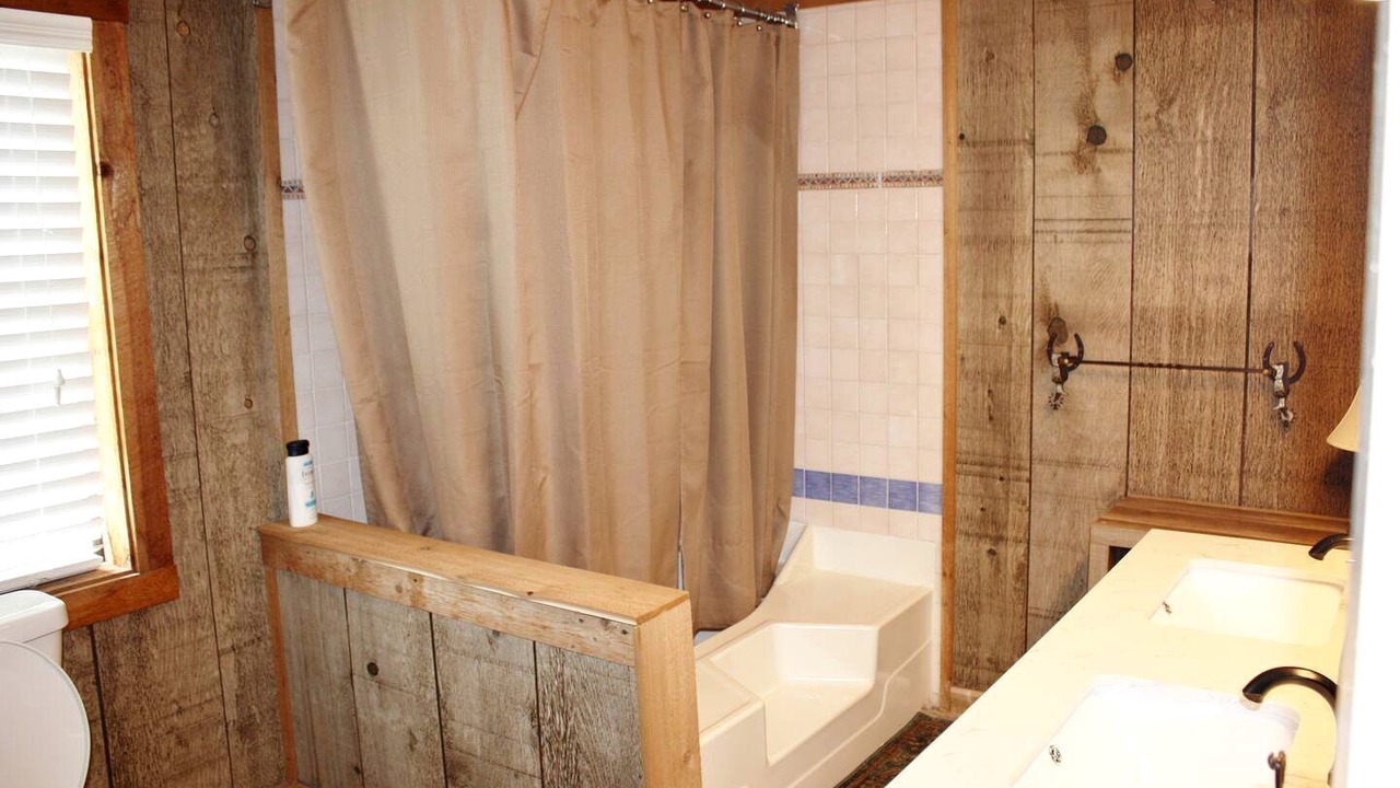 Photo of Bathroom in Pipe Creek