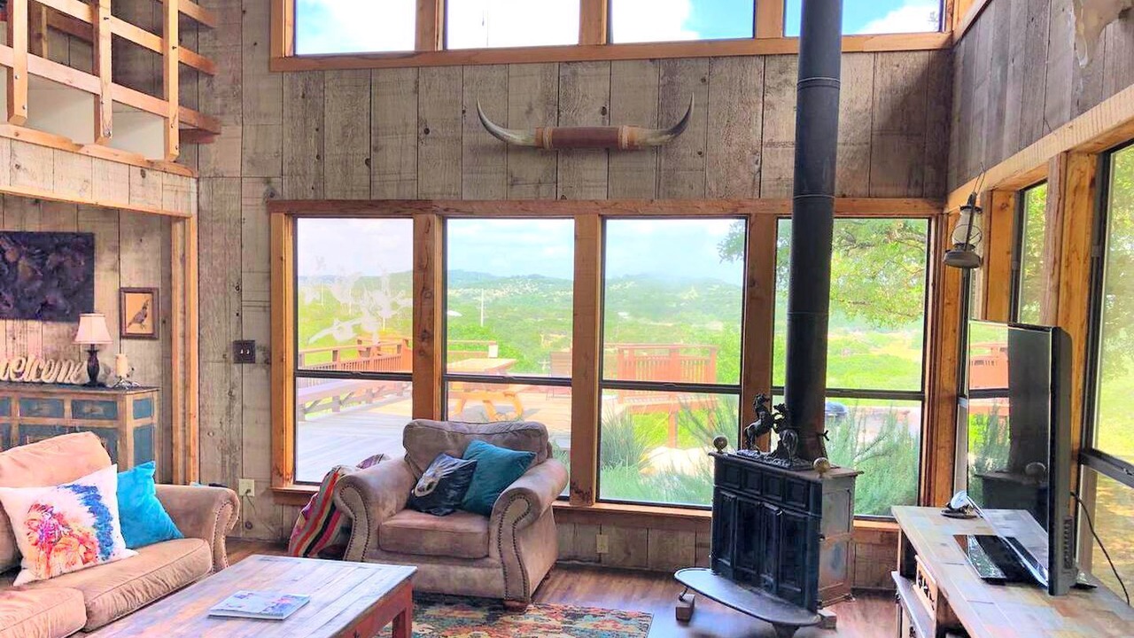 Photo of Livingroom in Pipe Creek
