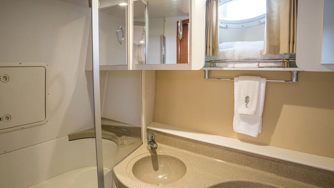 Photo of Bathroom in Thompson Square - Bunker Hill
