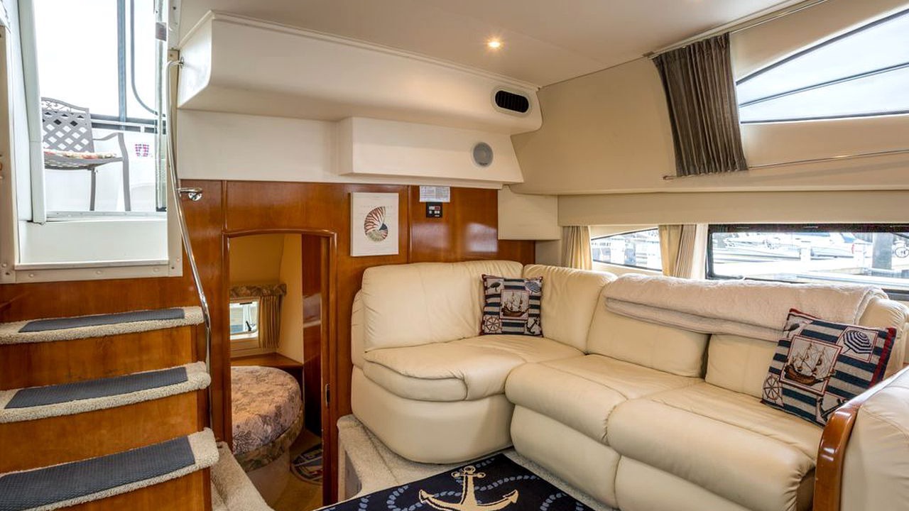 Photo of Livingroom in Thompson Square - Bunker Hill