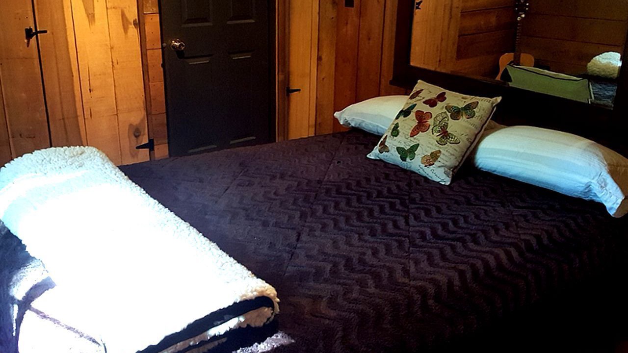 Photo of Bedroom in Champion