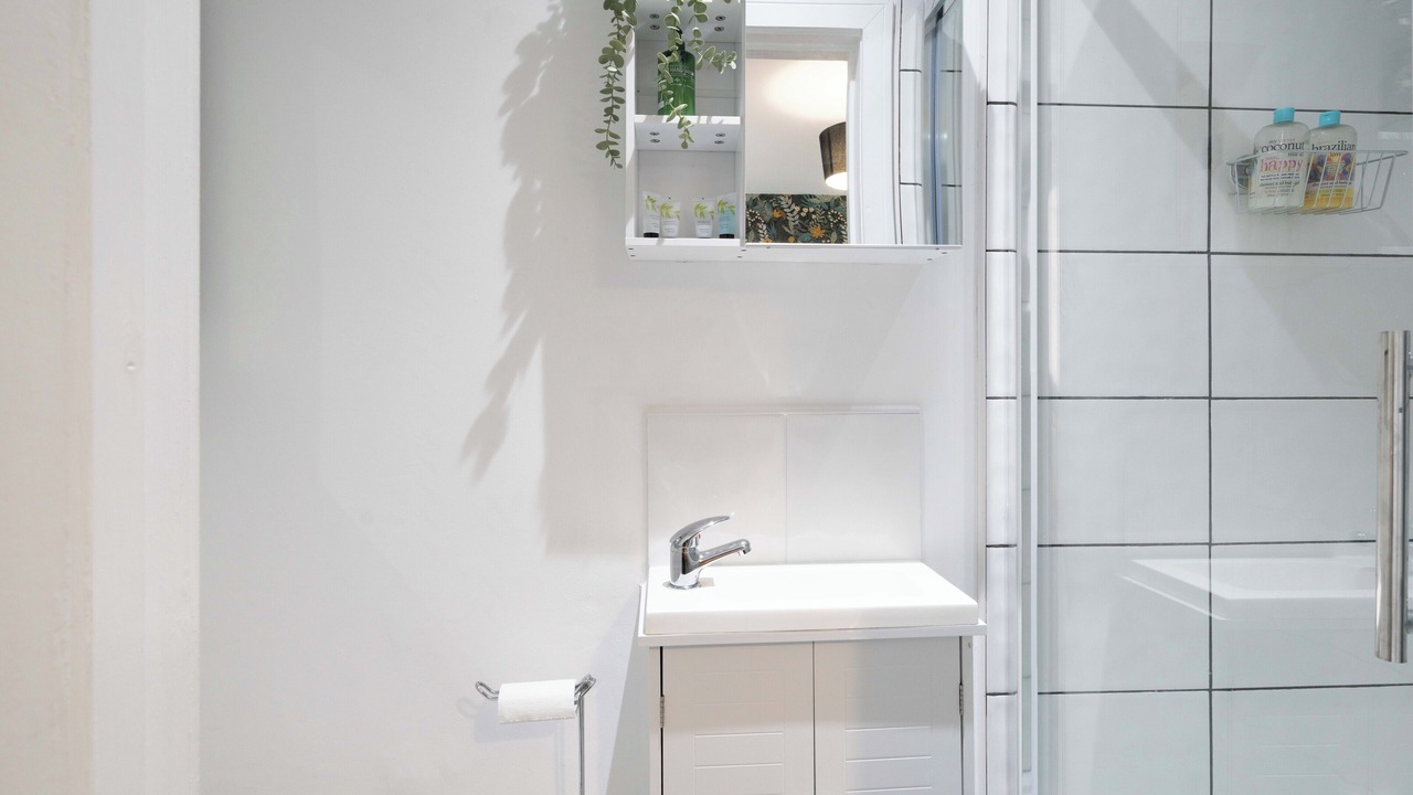 Photo of Bathroom in Adamsdown