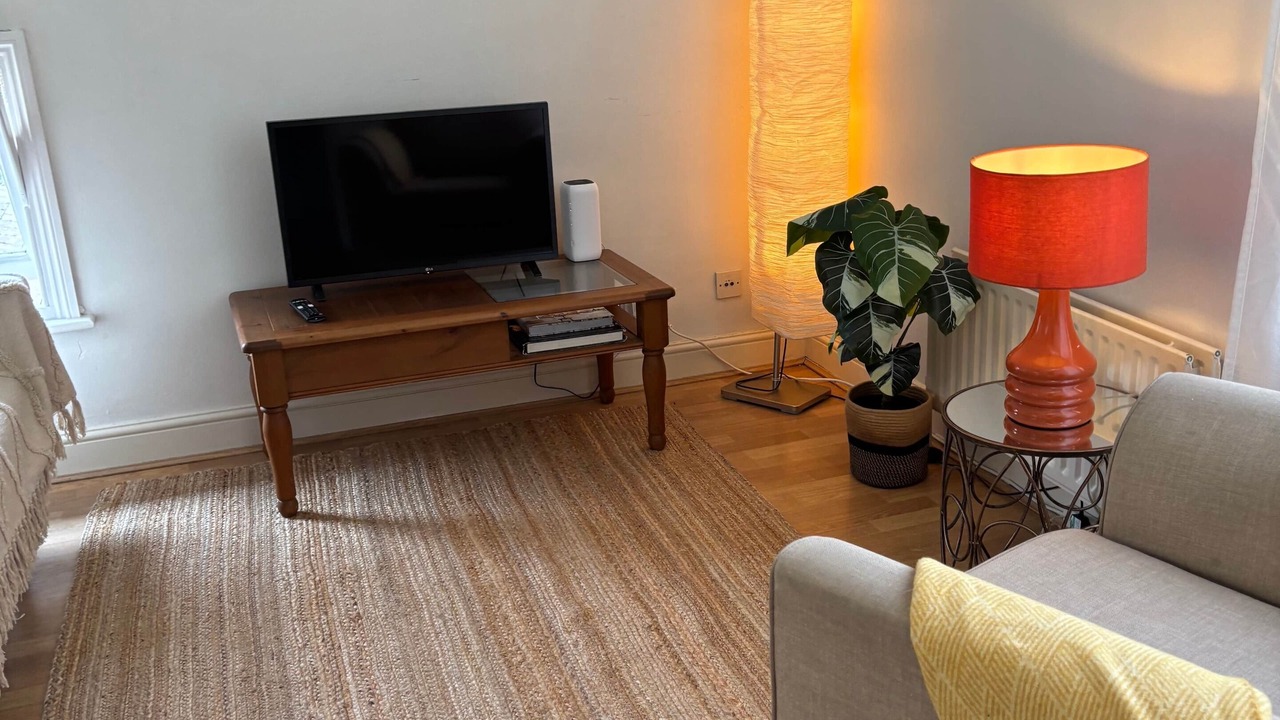 Photo of Others in Hampton Wick