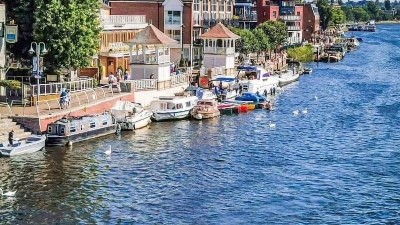 Photo of Others in Hampton Wick