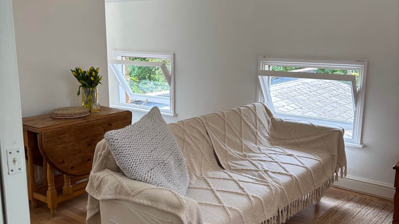 Photo of Others in Hampton Wick