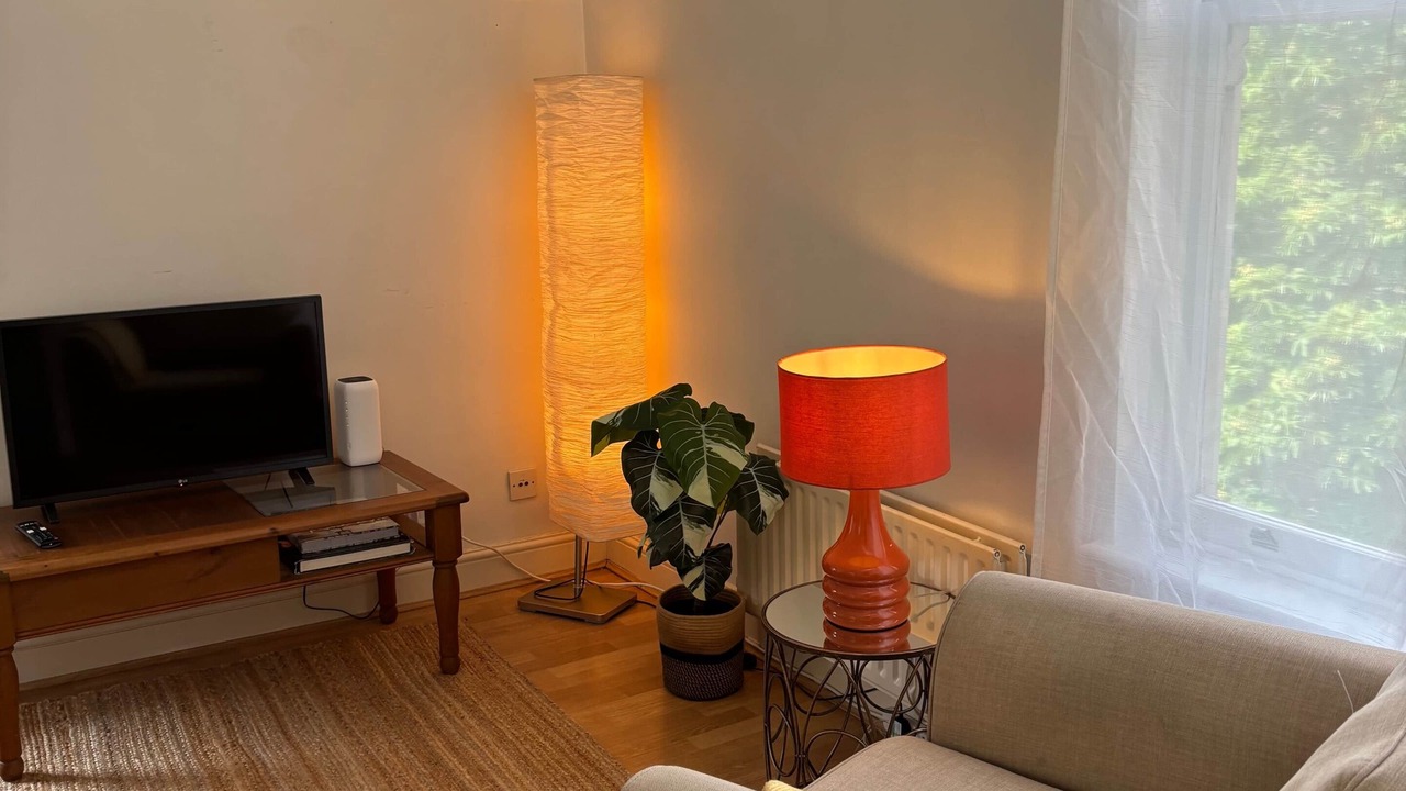 Photo of Others in Hampton Wick