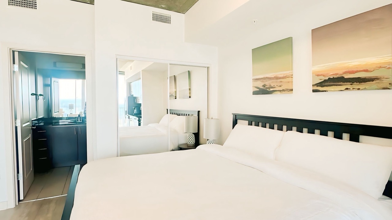Photo of Bedroom in Downtown