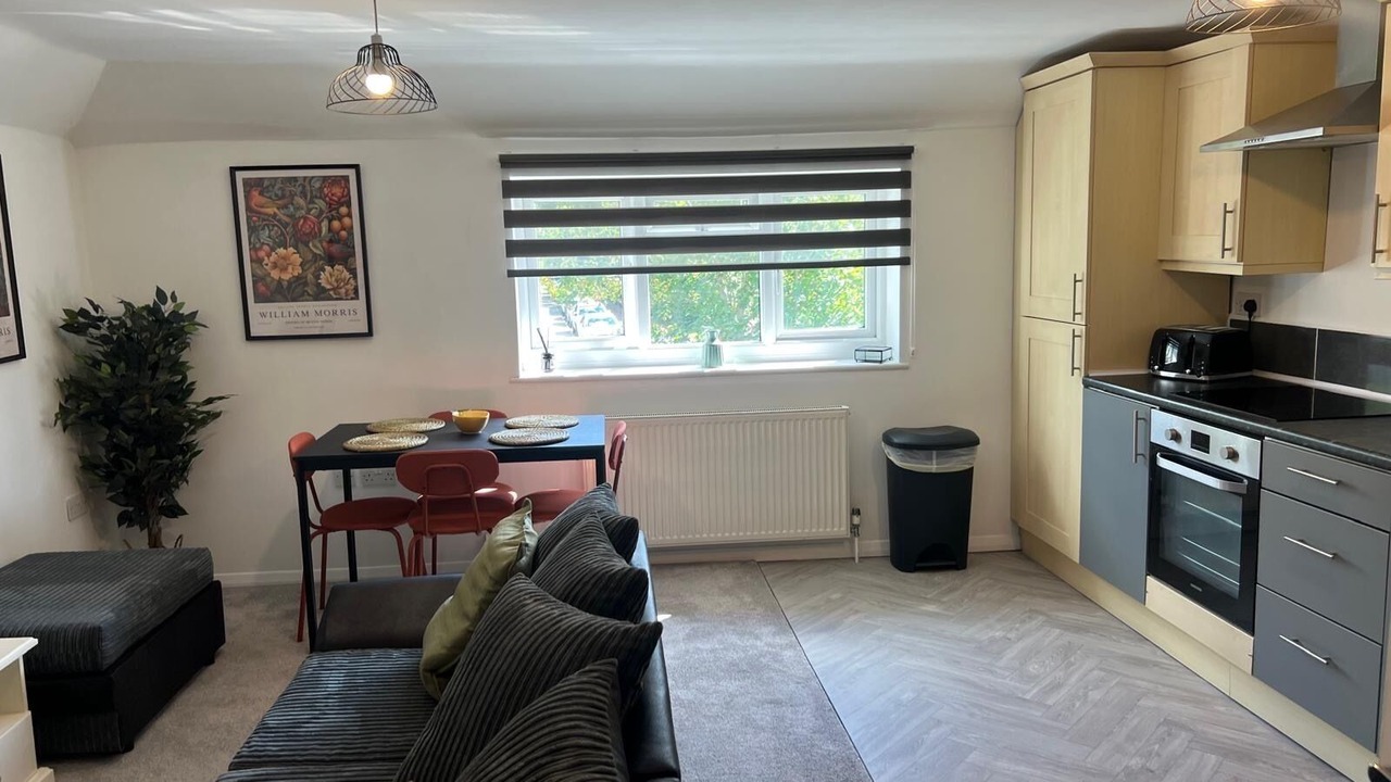 Photo of Livingroom in Horley