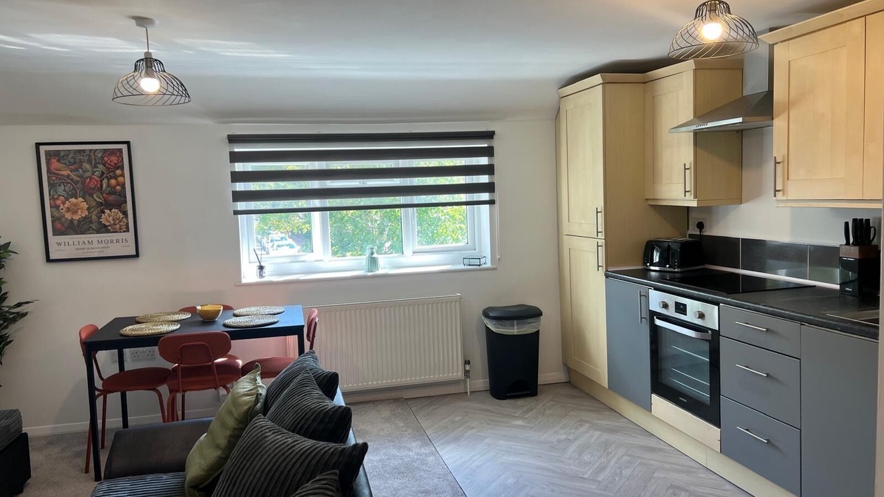 Photo of Livingroom in Horley