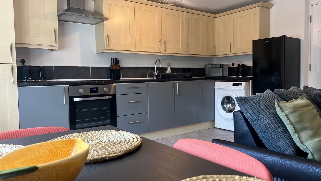 Photo of Livingroom in Horley