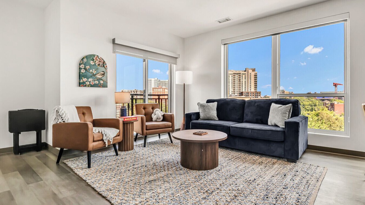 Photo of Livingroom in University Circle