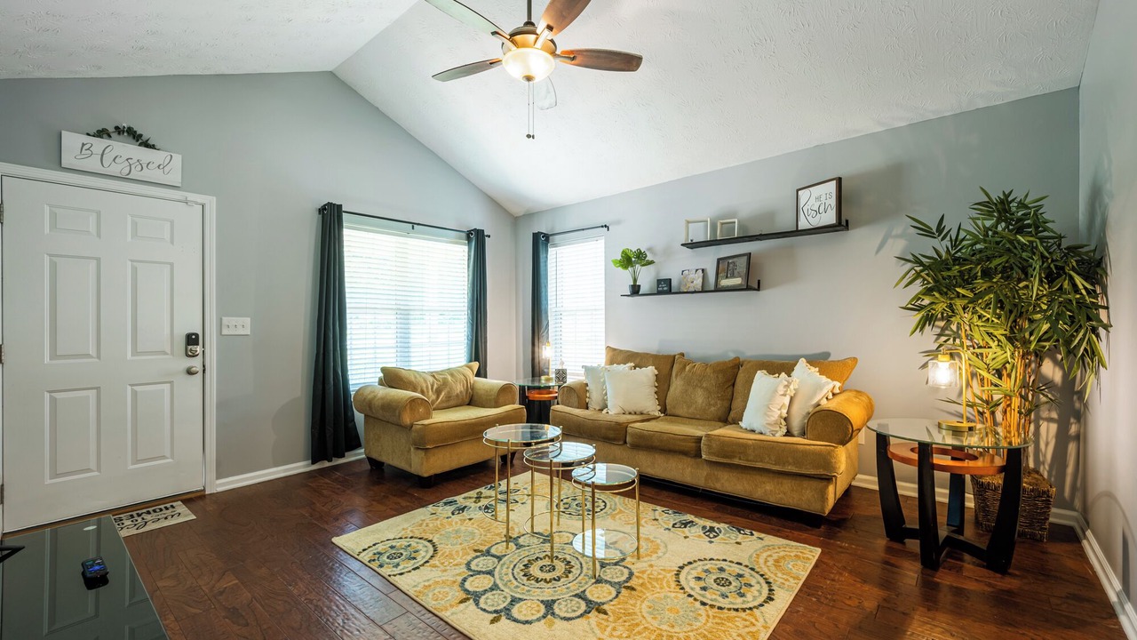 Photo of Livingroom in Emerson