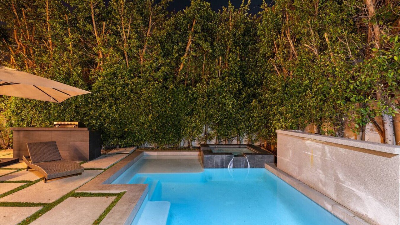 Photo of Outdoor in Melrose