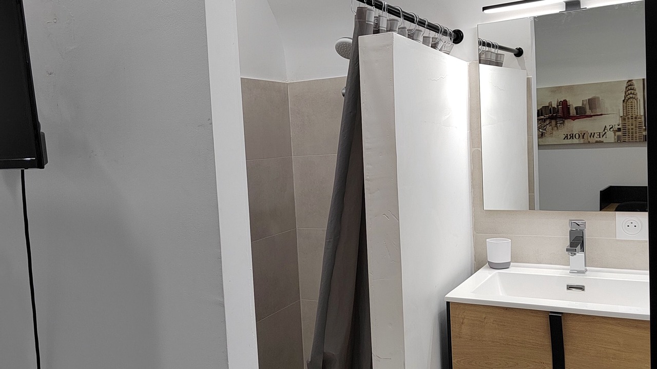 Photo of Bathroom in Saint-Jean-de-Vedas