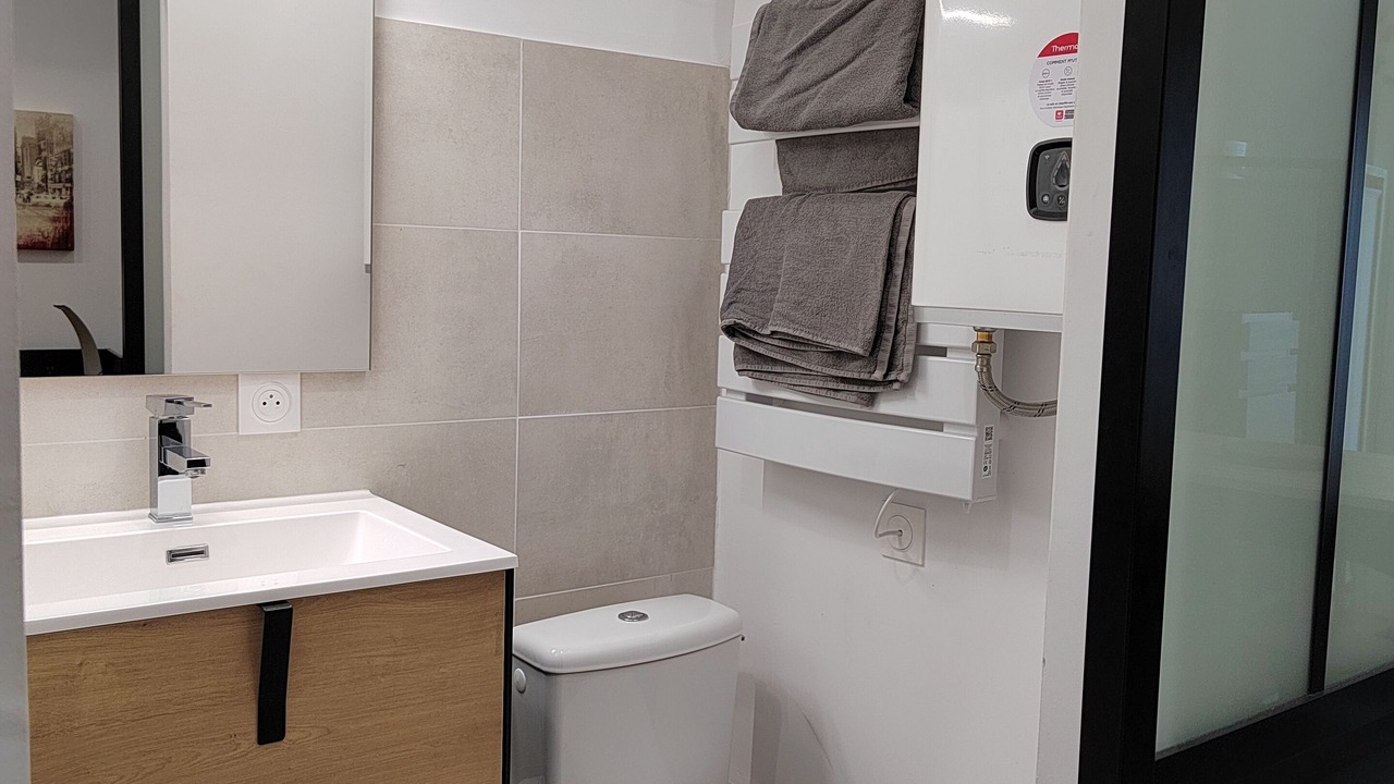 Photo of Bathroom in Saint-Jean-de-Vedas