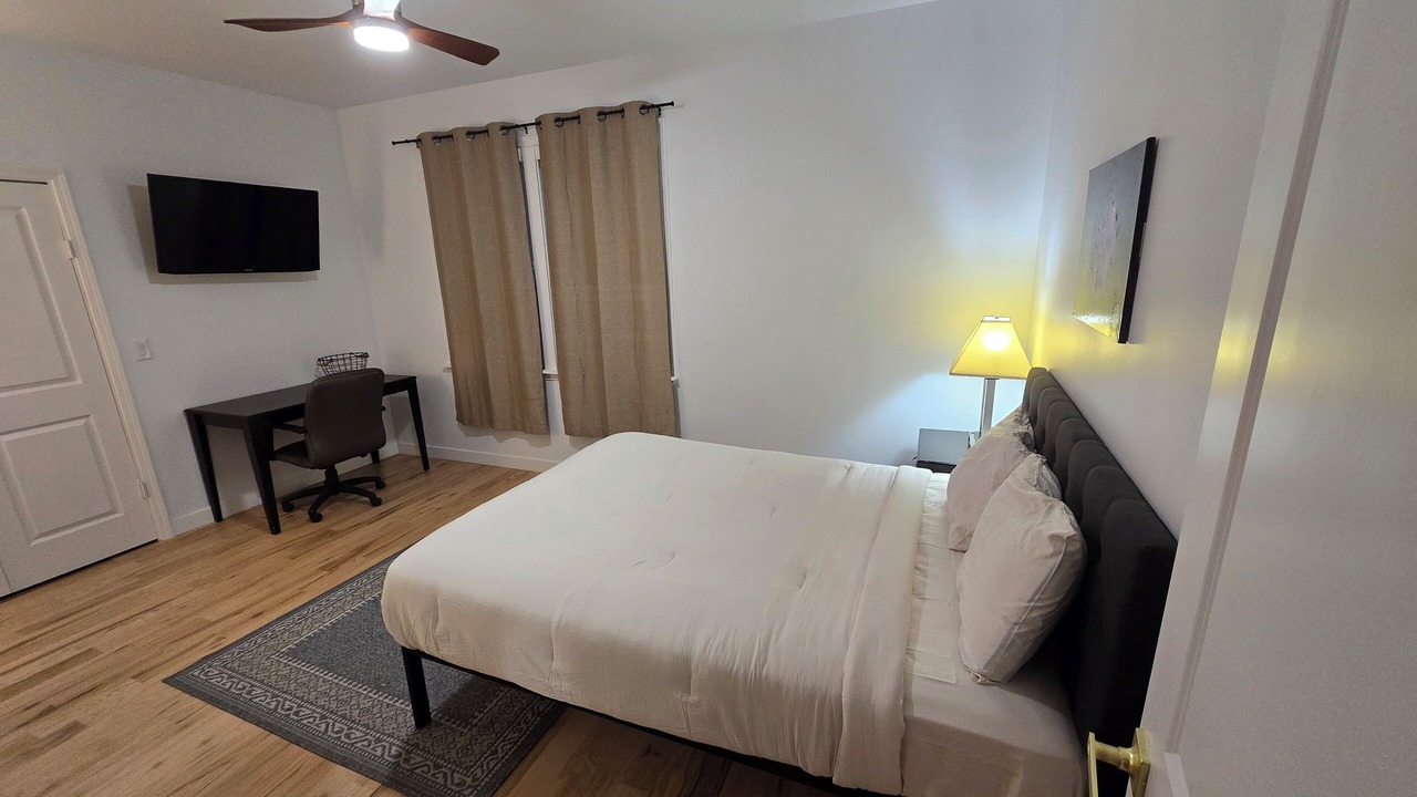 Photo of Bedroom in Broken Arrow
