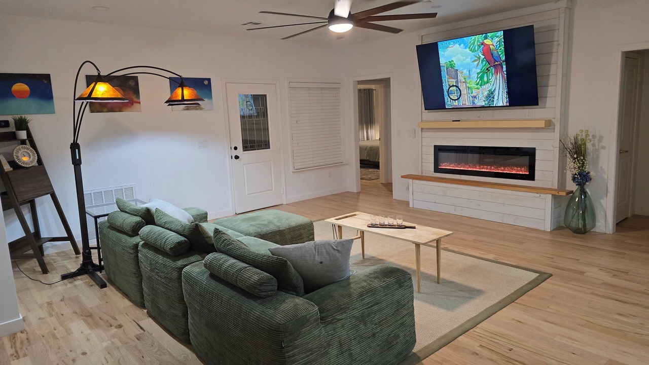Photo of Livingroom in Broken Arrow