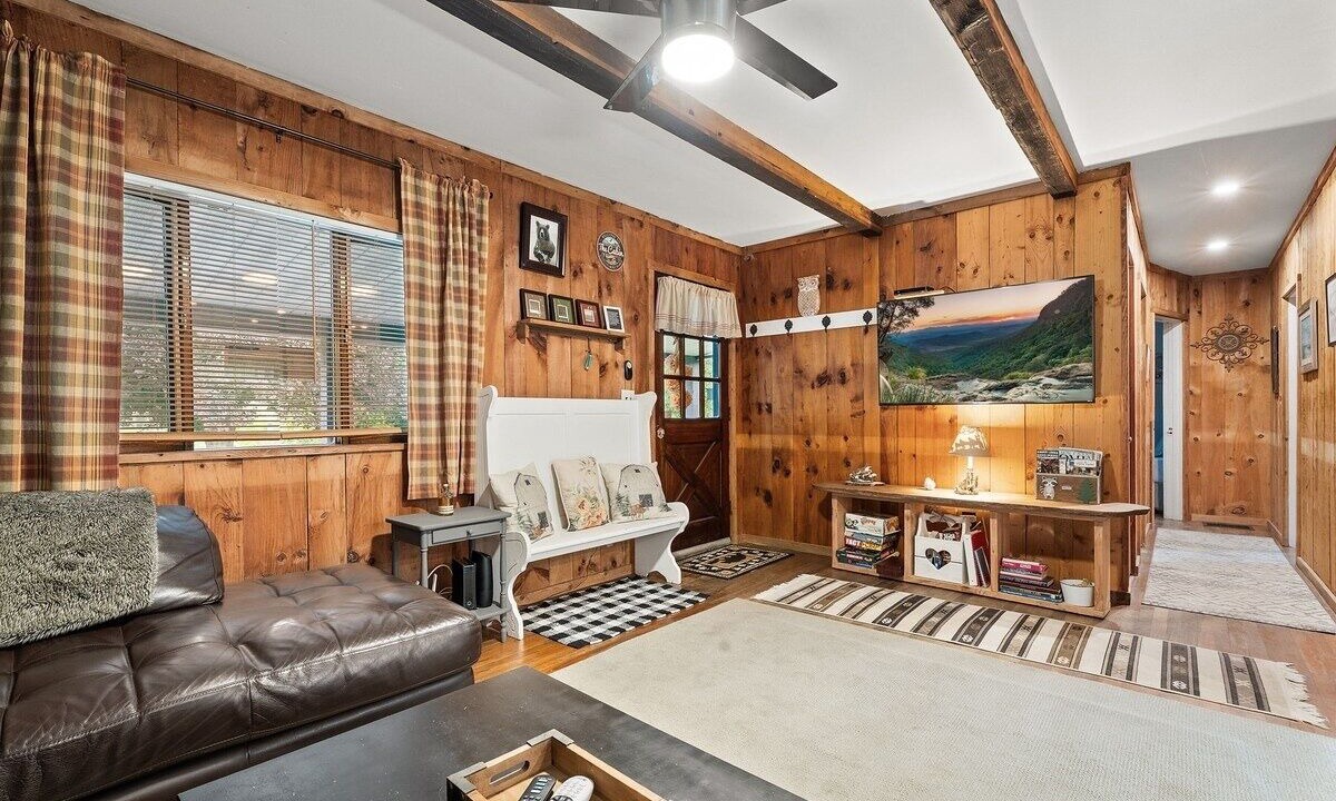 Photo of Livingroom in Beaver Dams
