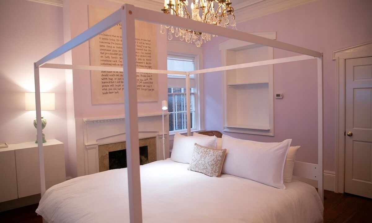 Photo of Bedroom in Historic District - North