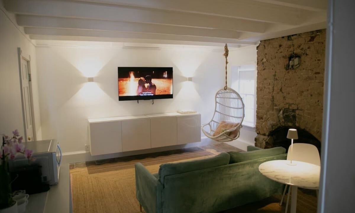 Photo of Livingroom in Historic District - North