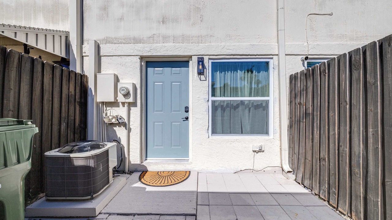 Photo of Outdoor in Fairoaks Manhattan Manor