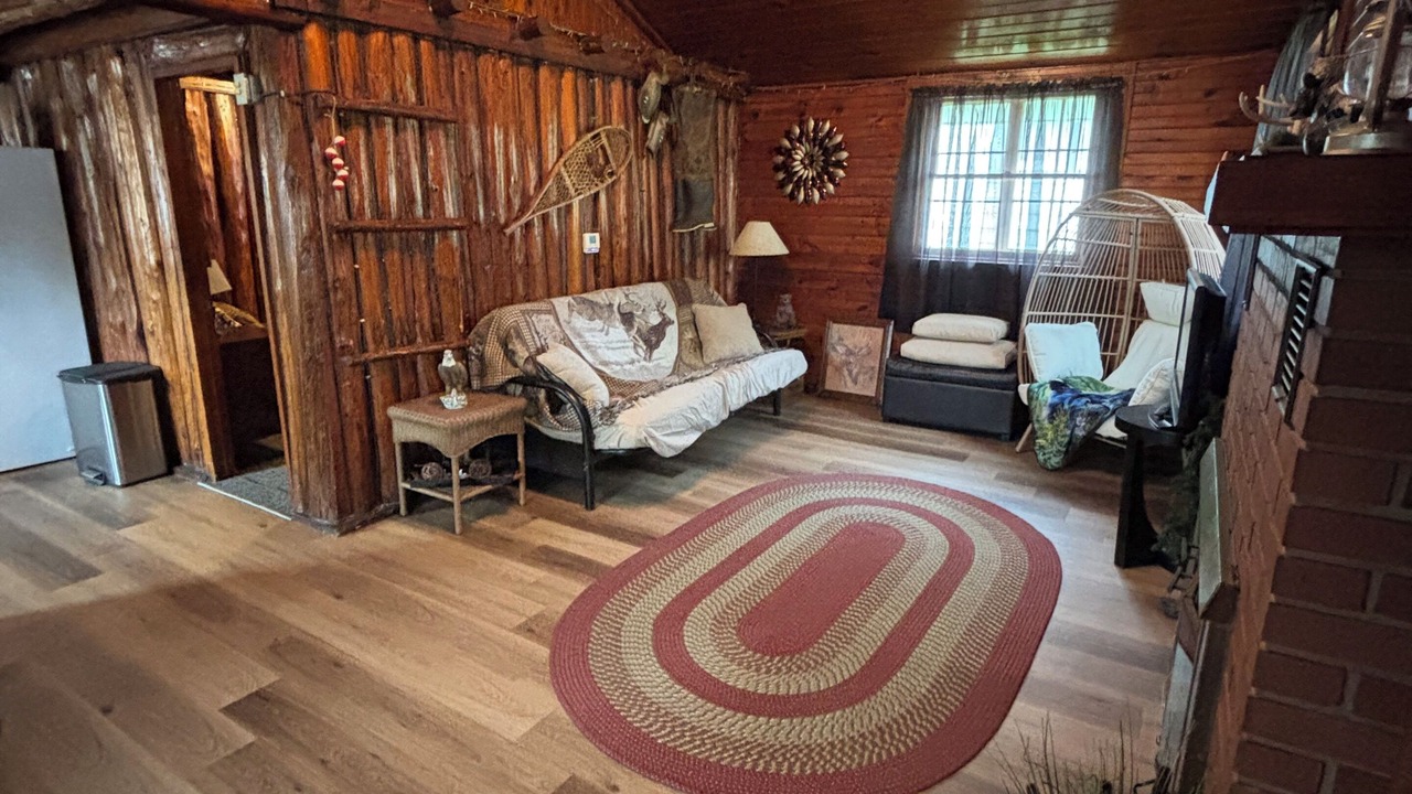 Photo of Livingroom in Milton