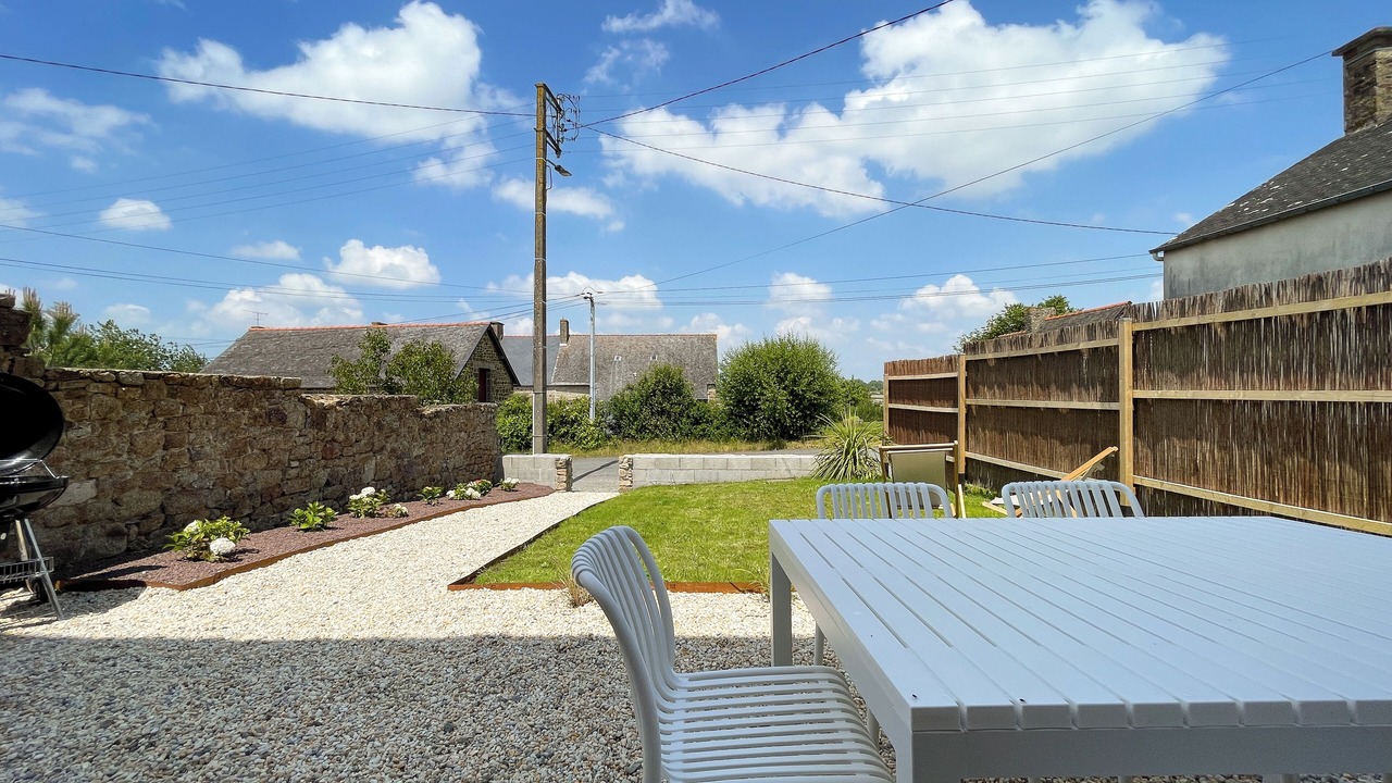 Photo of Outdoor in Saint-Georges-de-Grehaigne