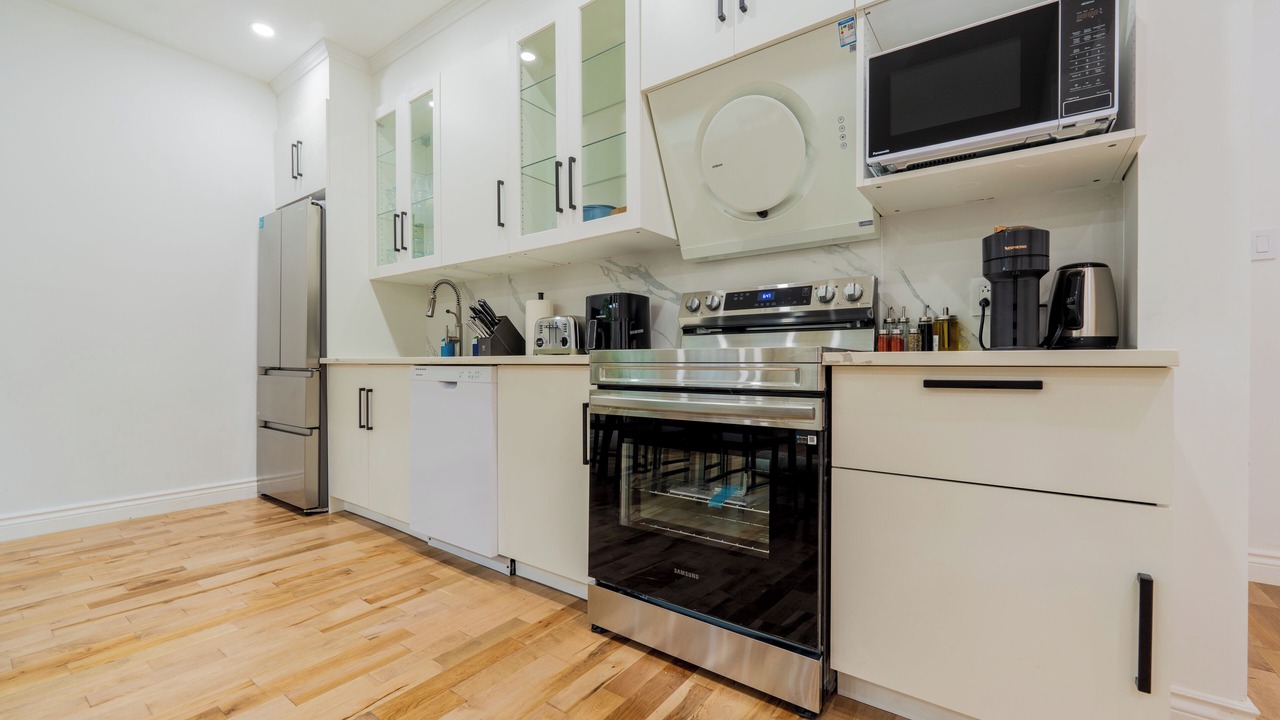 Photo of Kitchen in Cote-Des-Neiges—Notre-Dame-De-Grace