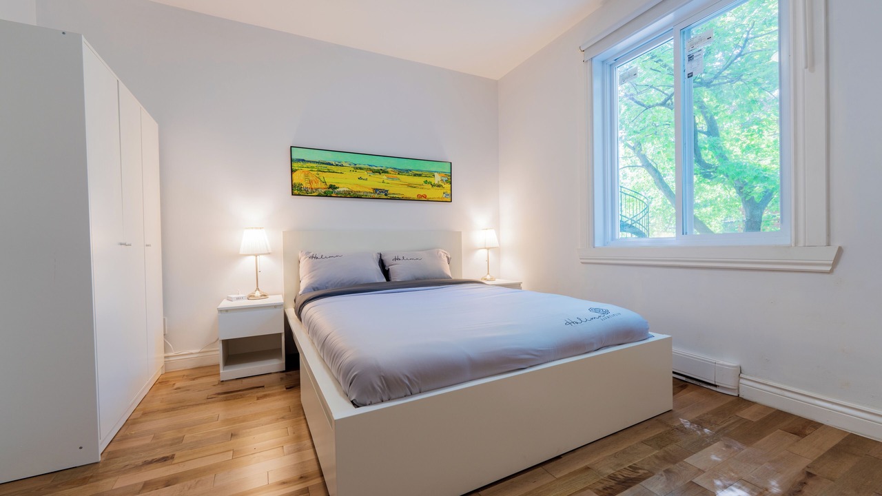 Photo of Bedroom in Cote-Des-Neiges—Notre-Dame-De-Grace