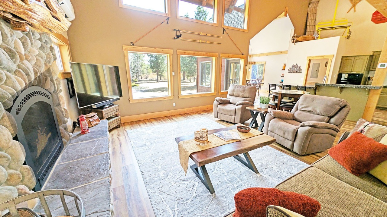 Photo of Livingroom in Three Rivers