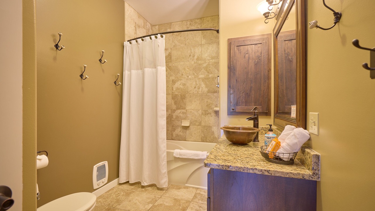 Photo of Bathroom in Peshastin