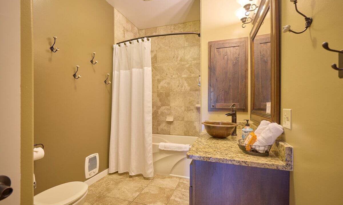Photo of Bathroom in Peshastin