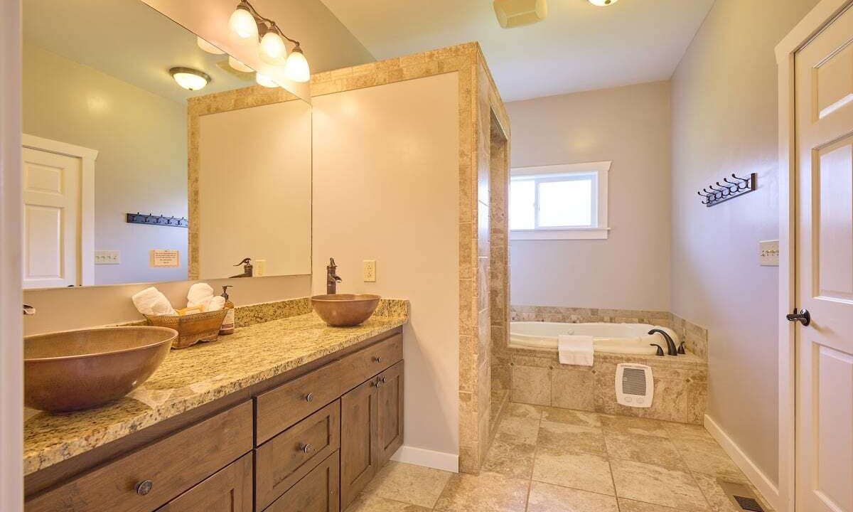 Photo of Bathroom in Peshastin