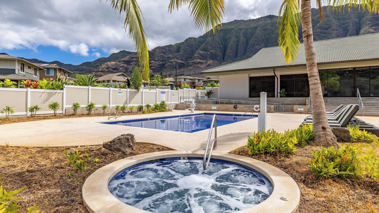 Photo of Outdoor in Makaha Valley