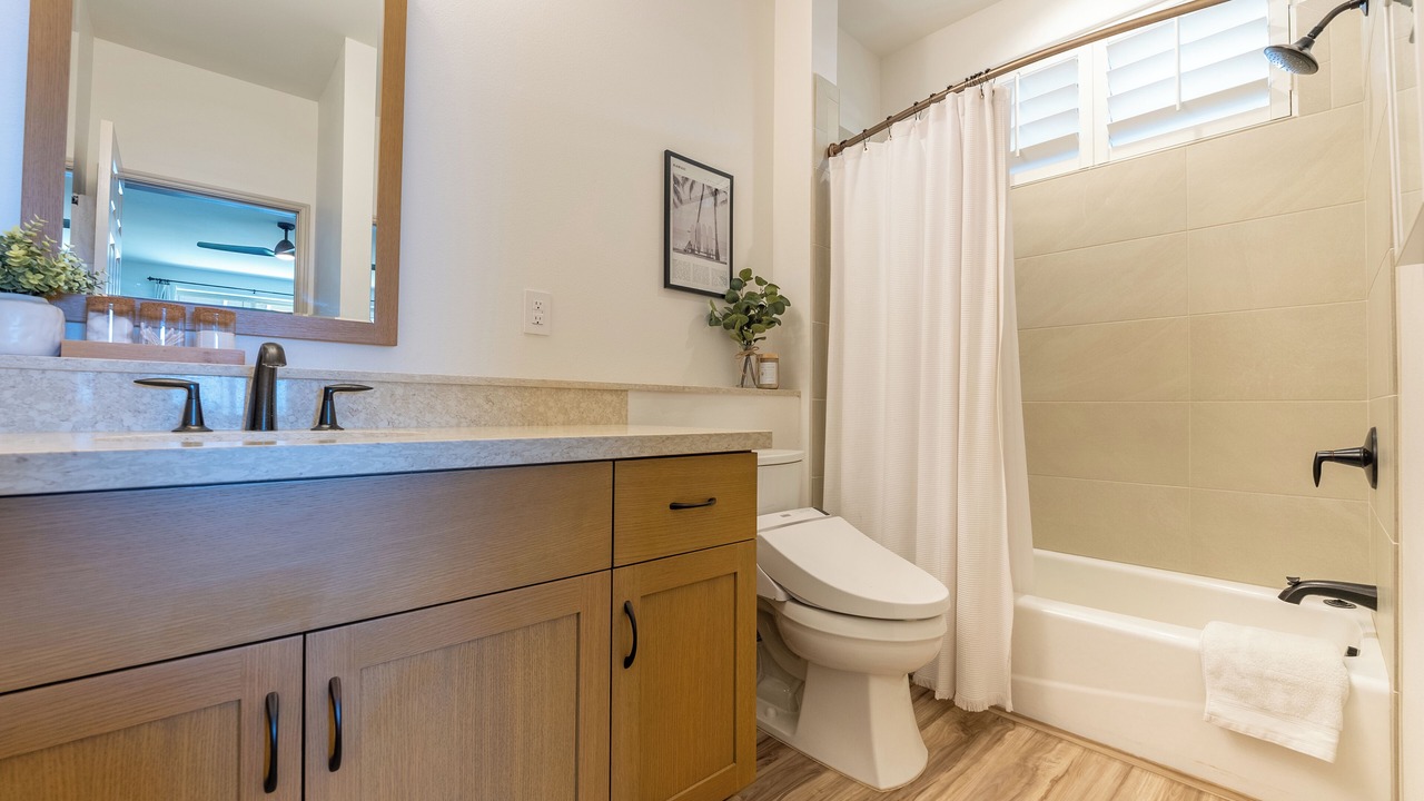 Photo of Bathroom in Makaha Valley